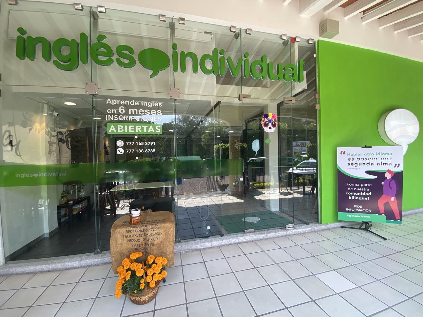 Fachada de inglés individual Campus Pradera en Plaza Laurel, Cuernavaca